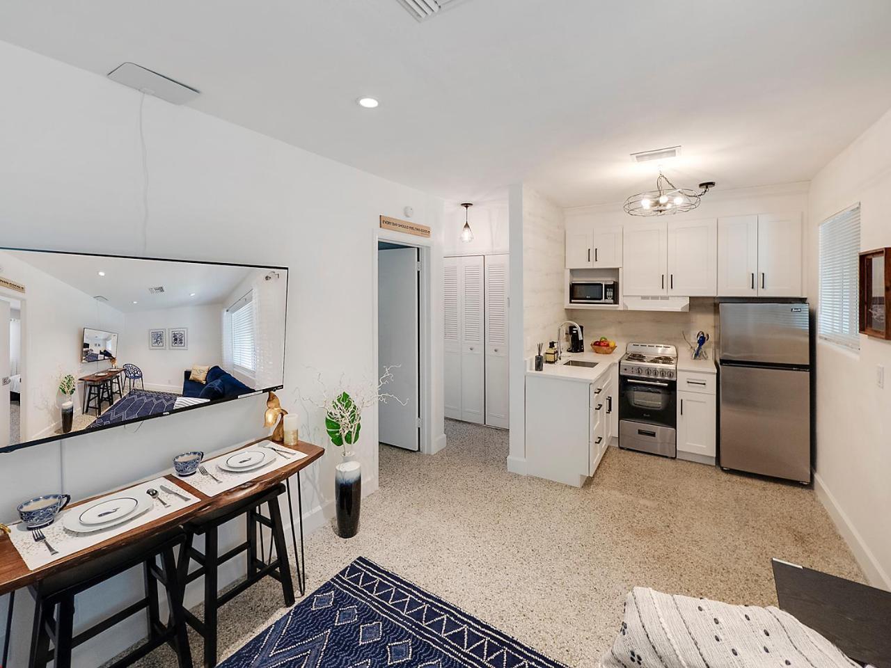 Beautiful 1 Bedroom Steps To The Beach! West Palm Beach Dış mekan fotoğraf