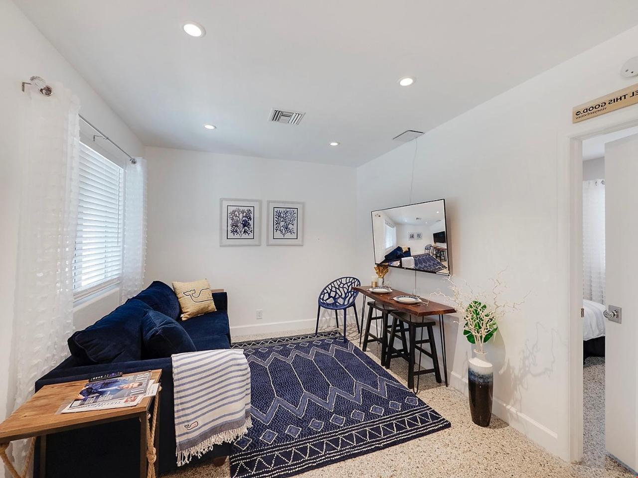 Beautiful 1 Bedroom Steps To The Beach! West Palm Beach Dış mekan fotoğraf