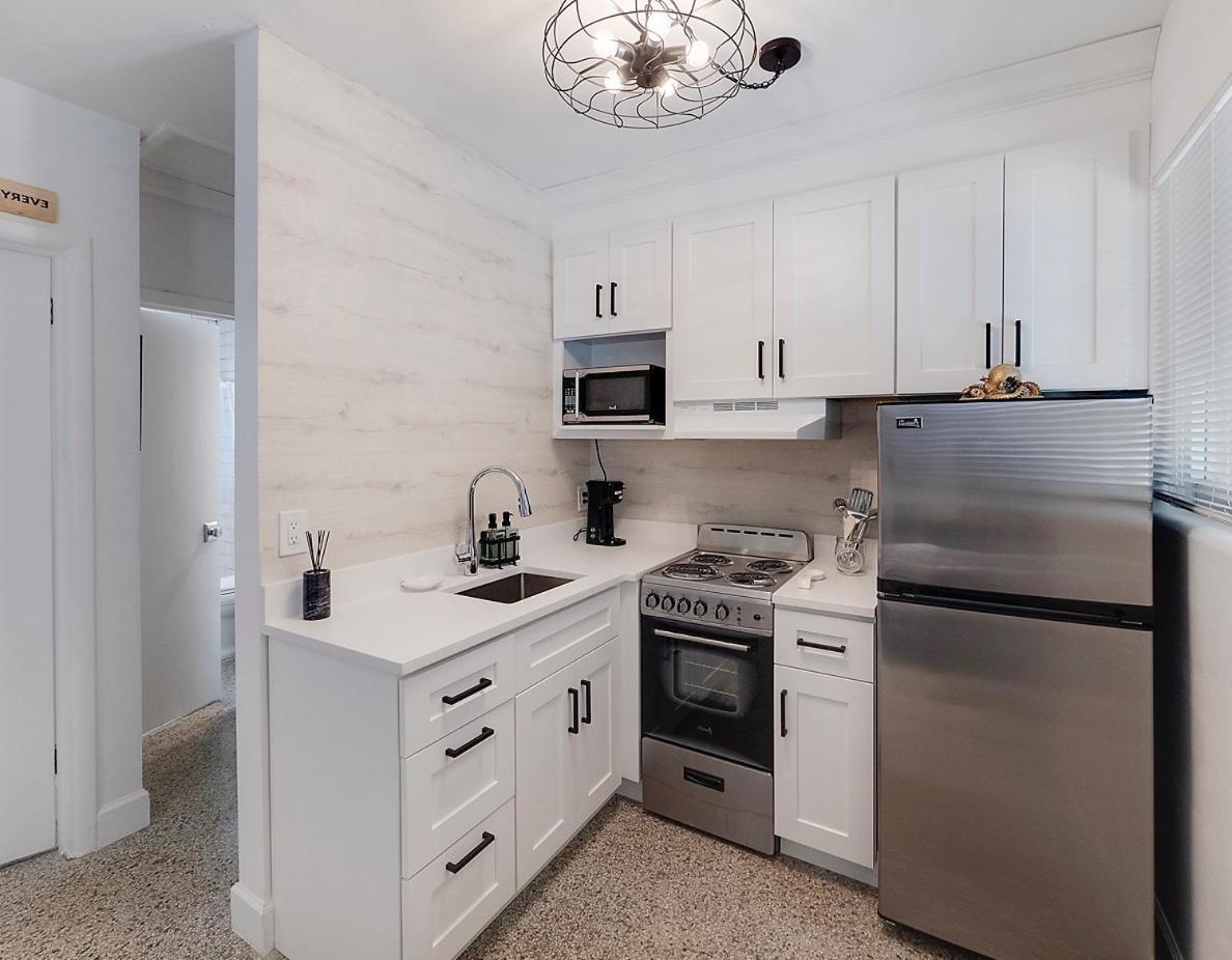 Beautiful 1 Bedroom Steps To The Beach! West Palm Beach Dış mekan fotoğraf